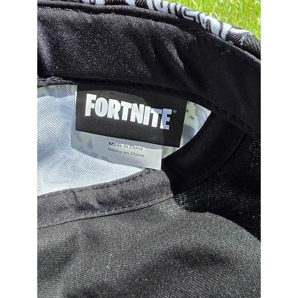 Fortnite Hat Youth Size Black And White Games OSFM NWT Black Knight Raven